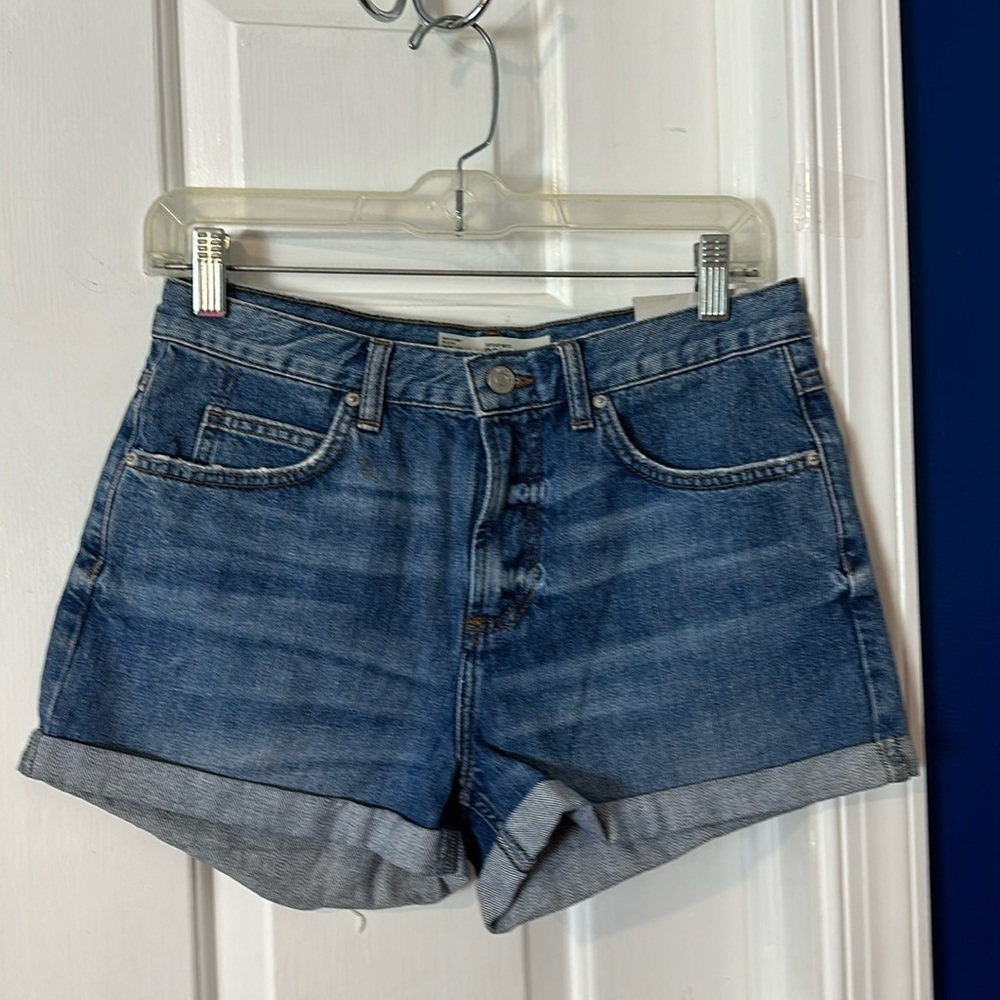 NWT Women’s Top Shop Rosa Mid Rise Easy Fit Denim Shorts Size 10
